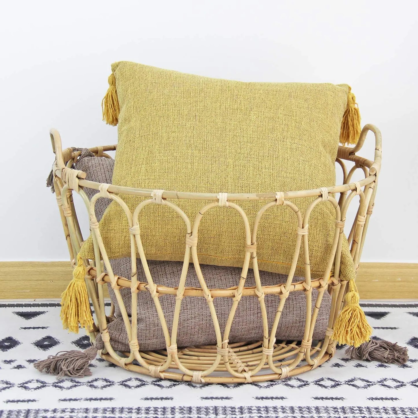 Linen Pillow Case With Tassel