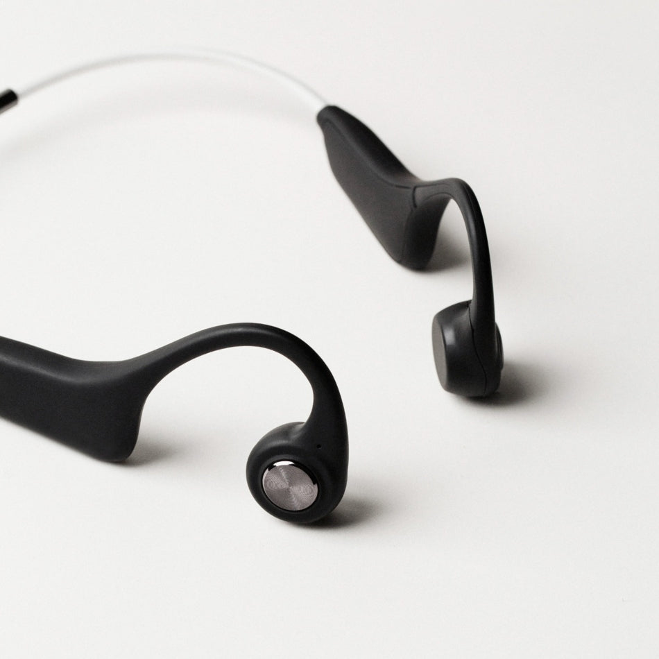 Sudio B1 (Black / White)Earphones