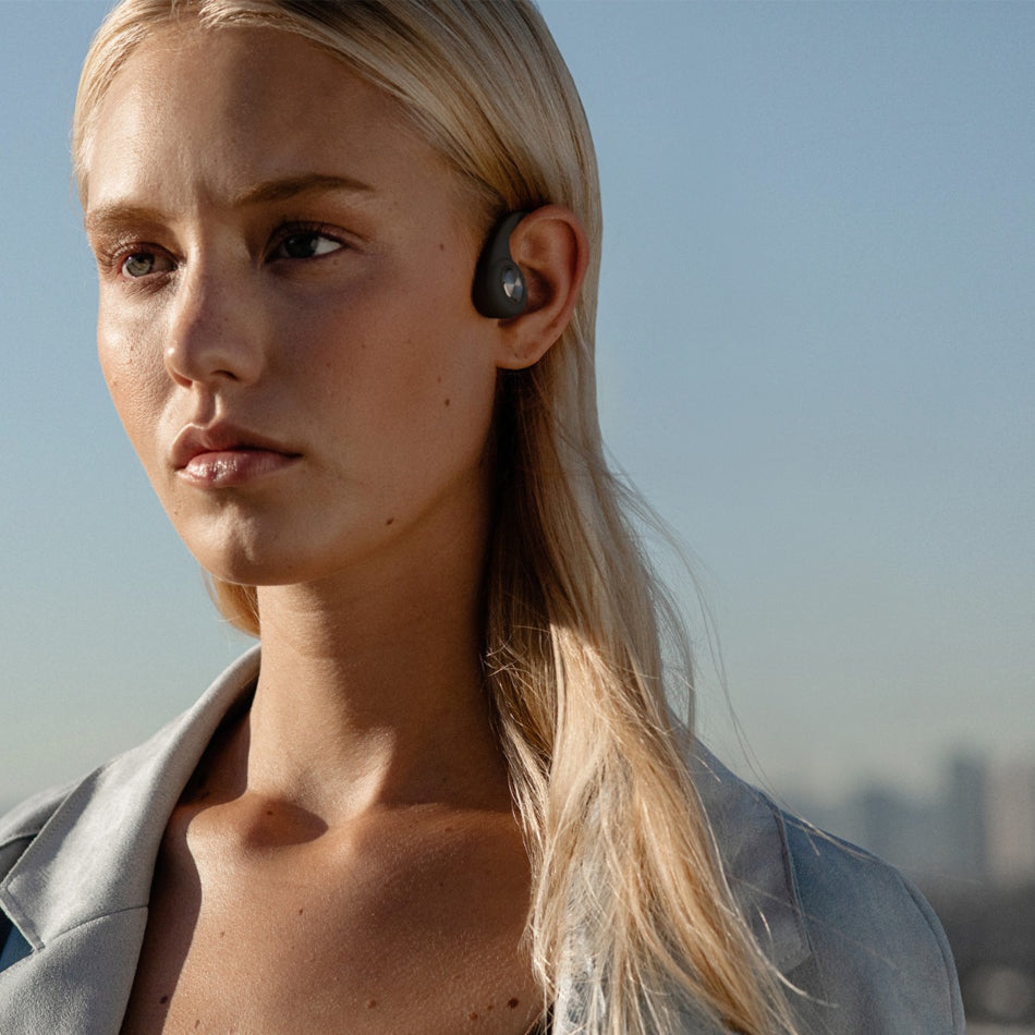 Sudio B1 (Black / White)Earphones