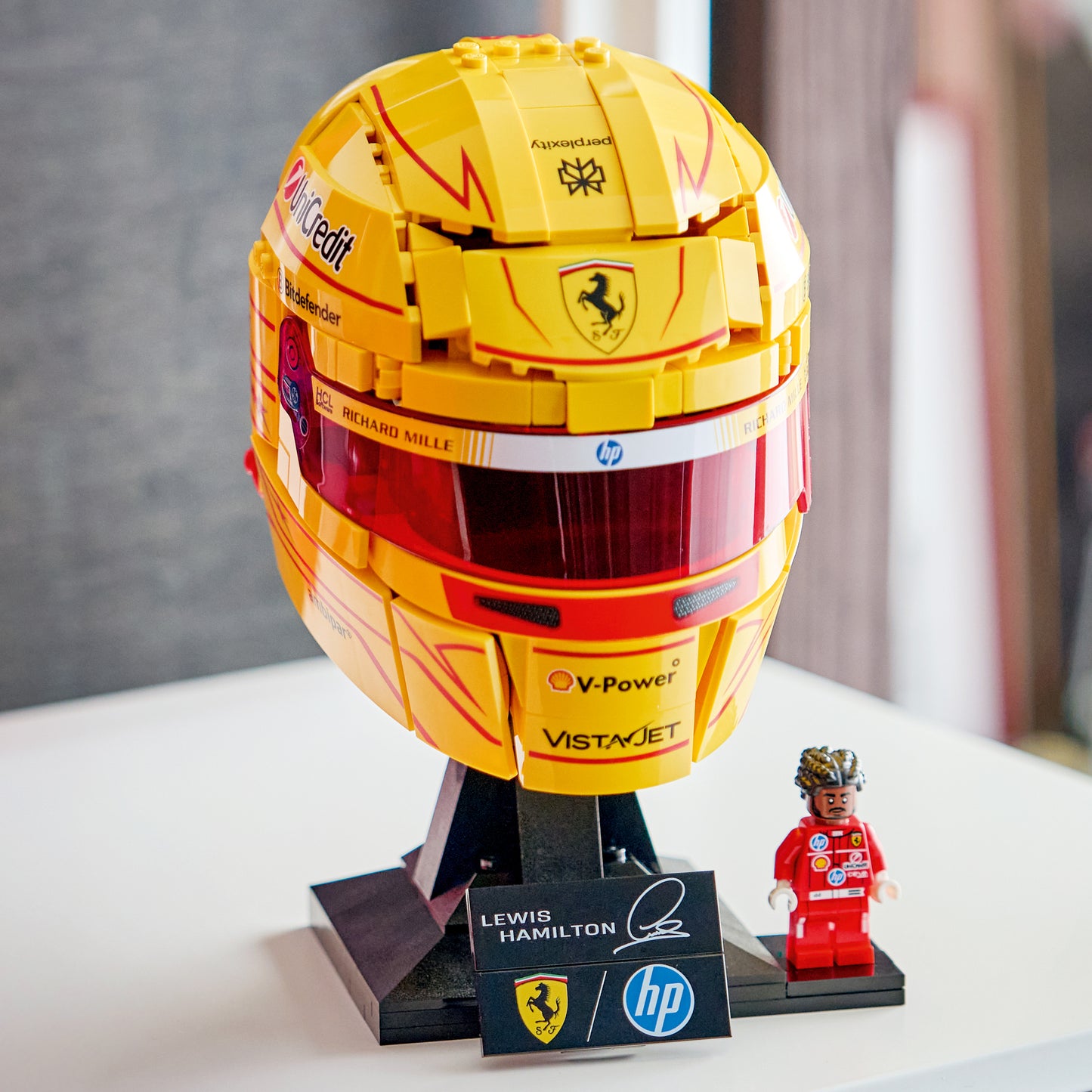 LEGO Editions Scuderia Ferrari HP Lewis Hamilton Helmet 43022